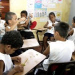 Escola municipal desenvolve projeto para estimular a leitura e a escrita das crianças - Fotos: Wellington Barreto