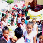 Crianças de escola municipal participam de “Marcha em defesa da cidadania” - Fotos: Ascom/Semed