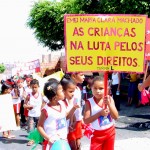Crianças de escola municipal participam de “Marcha em defesa da cidadania” - Fotos: Ascom/Semed