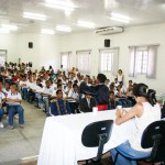 Projeto teatral estimula o conhecimento e o lazer entre alunos de escola municipal - Fotos: Walter Martins