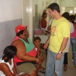 Secretário de Saúde esclarece dúvidas de usuárias nas Unidades de Saúde - Fotos: Ascom/SMS