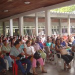Candidatos a imóveis dos Residenciais Padre Luiz Lemper e Padre Melo participam de reunião - Fotos: Ascom/Fundat