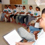 Integrantes do Agente Jovem do Santos Dumont participam de palestra sobre violência doméstica - Fotos: Wellington Barreto