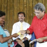 Bolsa Família beneficia 23.700 famílias em Aracaju com os novos cartões entregues hoje - Fotos: Márcio Dantas