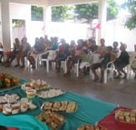 adolescentes e idosos em confraternização natalina  - Fotos: Ascom/Semasc
