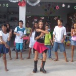 Caps Infantil promove festa natalina - Crianças participaram de danças...