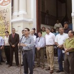 Prefeito entrega 44 novos ônibus