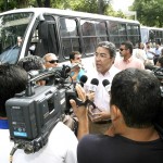 Prefeito entrega 44 novos ônibus