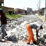 Moradores aprovam investimento feito na infraestrutura de ruas do loteamento Ângela Catarina - Fotos: Wellington Barreto