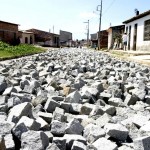 Moradores aprovam investimento feito na infraestrutura de ruas do loteamento Ângela Catarina - Fotos: Wellington Barreto