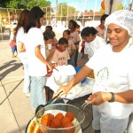 Jovens atendidos pelo Peti participam de festa de Natal no Jardim Esperança - Fotos: Silvio Rocha