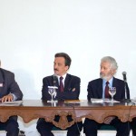 Exministro Adib Jatene explica a seleção dos premiados com o troféu ODM Brasil 2005 - Fotos: Márcio Dantas