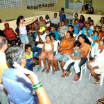 Prefeitura entrega certificados e uniformes de trabalho para barraqueiros da Atalaia - Fotos: Silvio Rocha