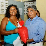 Prefeitura entrega certificados e uniformes de trabalho para barraqueiros da Atalaia - Fotos: Silvio Rocha
