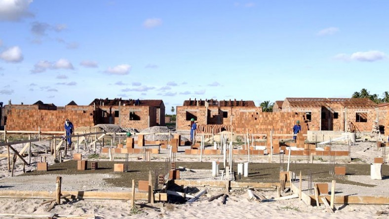 Obras de casas populares na zona de expansão do bairro Santa Maria avançam em novas etapas