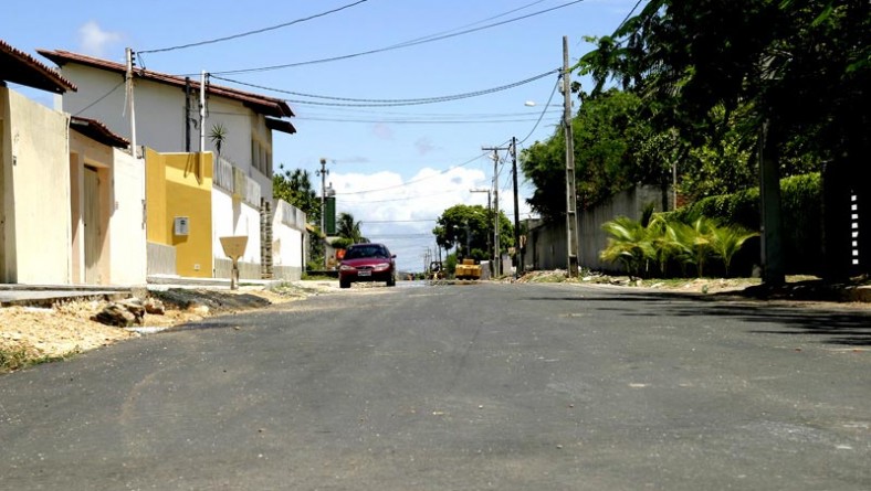 Ruas da Atalaia e Coroa do Meio são recuperadas proporcionando bem-estar aos moradores