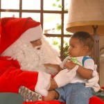 Casinha do Papai Noel no Centro da cidade faz a alegria da criançada - Fotos: Edinah Mary
