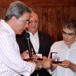 Prefeito homenageia Carlos Brito e Carlos Pinna com medalhas dos 150 anos de Aracaju - Fotos: Márcio Dantas