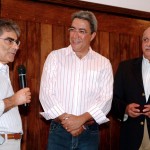 Prefeito homenageia Carlos Brito e Carlos Pinna com medalhas dos 150 anos de Aracaju - Fotos: Márcio Dantas