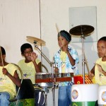 Meninos do Recriando Caminhos abrem hoje o show do Olodum no Projeto Verão - Foto: Márcio Dantas