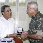 Prefeito é apresentado ao novo comandante do 28o BC - Fotos: Márcio Garcez
