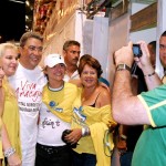 Cantora da banda Babado Novo parebeniza prefeito pela administração - Fotos: Márcio Dantas