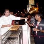 Vigilância Sanitária fiscaliza a venda de alimenntos e bebidas durante o PréCaju - Fotos: Wellington Barreto