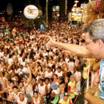 Prefeito entra na folia durante a terceira noite do PréCaju 2006 - Fotos: Márcio Dantas