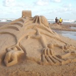 Obra da equipe de Gilvan Donato vence o concurso de escultura na areia - Escultura vencedora