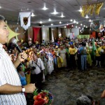 Em clima de muita alegria e animação idosos participam do baile de carnaval  - Fotos: Márcio Dantas