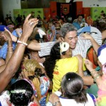 Em clima de muita alegria e animação idosos participam do baile de carnaval  - Fotos: Márcio Dantas