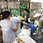 Excatadores de lixo integram com dignidade a Cooperativa de Agentes de Reciclagem de Aracaju - Fotos: Silvio Rocha