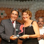 Prefeito homenageia mulheres com troféus Núbia Marques e Mulher Destaque 2005 - Fotos: Wellington Barreto