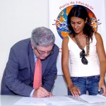 Escolas e bibliotecas municipais recebem 1800 livros doados pela Azaléia através da Ong Missão Criança - Fotos: Márcio Dantas