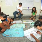 Estudantes do bairro Coroa do Meio aprofundam o conhecimento sobre o manguezal - Fotos: Silvio Rocha