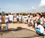 Adolescentes dos projetos sociais da PMA realizam caminhada em defesa do meio ambiente - Fotos: Wellington Barreto