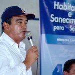 Prefeito participa de assinaturas de contratos para reinstalação da CEF e construção de casas em N. Sra da Glória - Fotos: Márcio Dantas