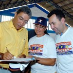 Prefeito participa de assinaturas de contratos para reinstalação da CEF e construção de casas em N. Sra da Glória - Fotos: Márcio Dantas