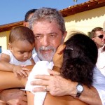 População do bairro Coroa do Meio recebe visita do presidente da República - Fotos: Márcio Dantas