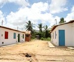 Prefeitura transfere famílias para casas construídas no bairro Santos Dumont - Fotos: Wellington Barreto