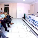 Prefeito participa de debate promovido pelos dirigentes lojistas - Fotos: Márcio Dantas