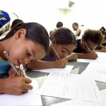 Estudantes da EMEF Laonte Gama aprendem teoria musical - Fotos: Márcio Garcez