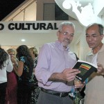 Prefeito prestigia lançamento do livro da escritora Ana Medina - Fotos: Márcio Garcez