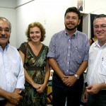 Prefeito prestigia abertura da exposição de artigos produzidos pelas mães do Santa Maria - Fotos: Márcio Dantas