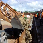 Emurb trabalha no Loteamento Diana para solucionar problemas de alagamentos - Fotos: Pedro Leite