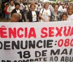 Chuvas não inibiram manifestação de combate à violência infantojuvenil  - Fotos: Sílvio Rocha