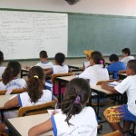 Professores da rede municipal de ensino voltam às salas de aula - Fotos: Walter Martins