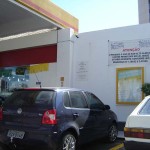 Prefeitura orienta proprietários de estabelecimentos comerciais a exporem placas que proíbam o uso abusivo de som - Fotos: Ascom/Emsurb
