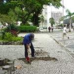 Emurb recupera pedras portuguesas da Praça Fausto Cardoso - Fotos: Pedro Leite