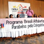 Prefeito entrega 434 certificados do programa Brasil Alfabetizado  - Fotos: Márcio Garcez